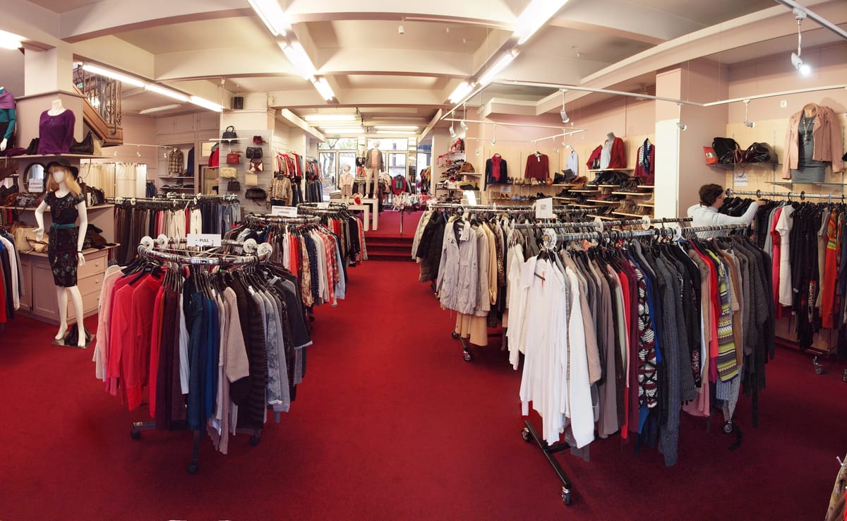 CONVERSATION PRACTICE : Faire les courses dans un magasin de vêtements et de chaussures